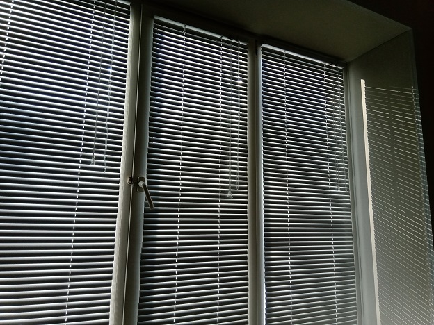 How to Choose the Best Window Blinds For Trading Offices